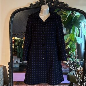 Hobbs 100% wool stylish fitted coat.